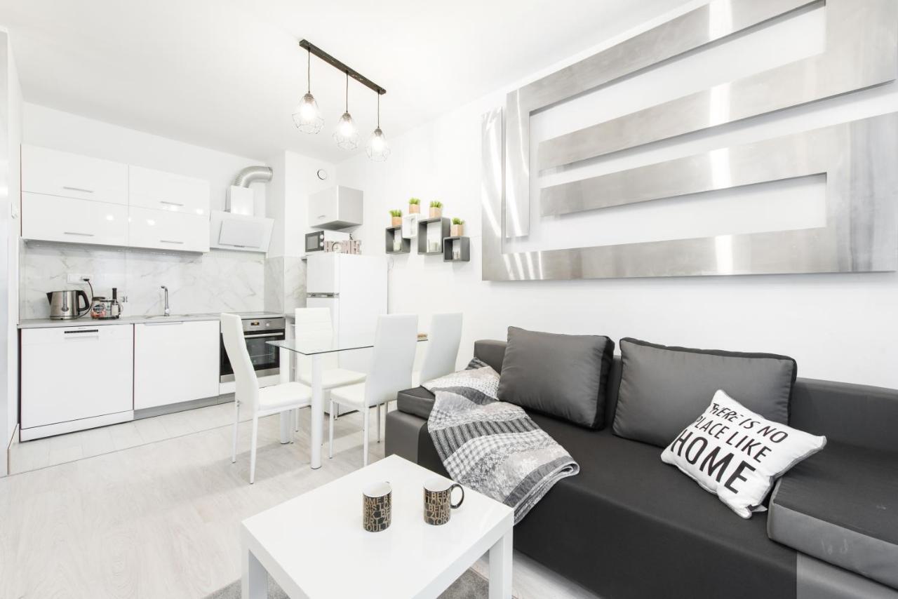 Superapart Augustowka 73 "Sleek 1Br Home With Balcony & Pet-Friendly" Warsaw Exterior photo